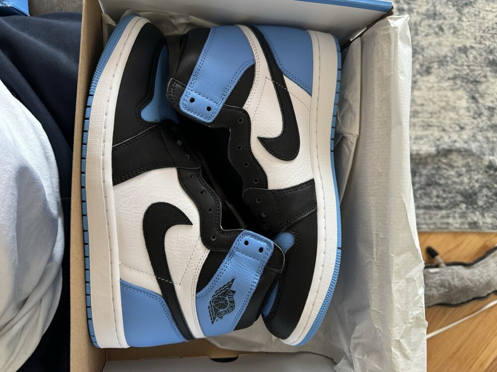 Jordan 1 Retro High OG UNC Toe Size 11.5